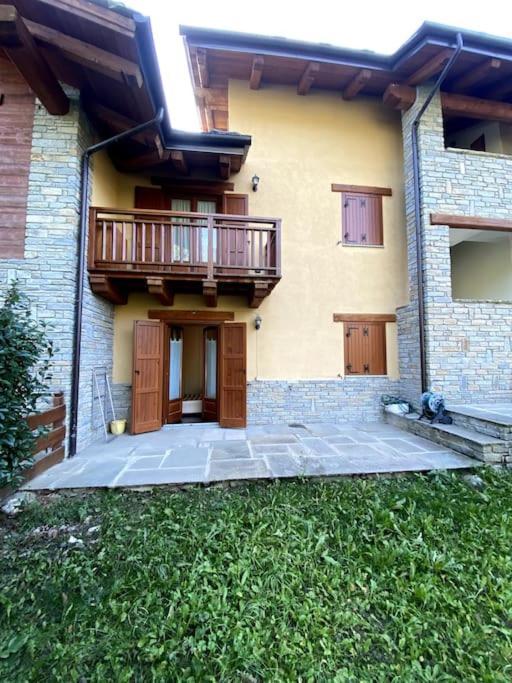 Incantevole Appartamento Con Giardino - Garage Privato E Free Wifi Oulx Exterior photo
