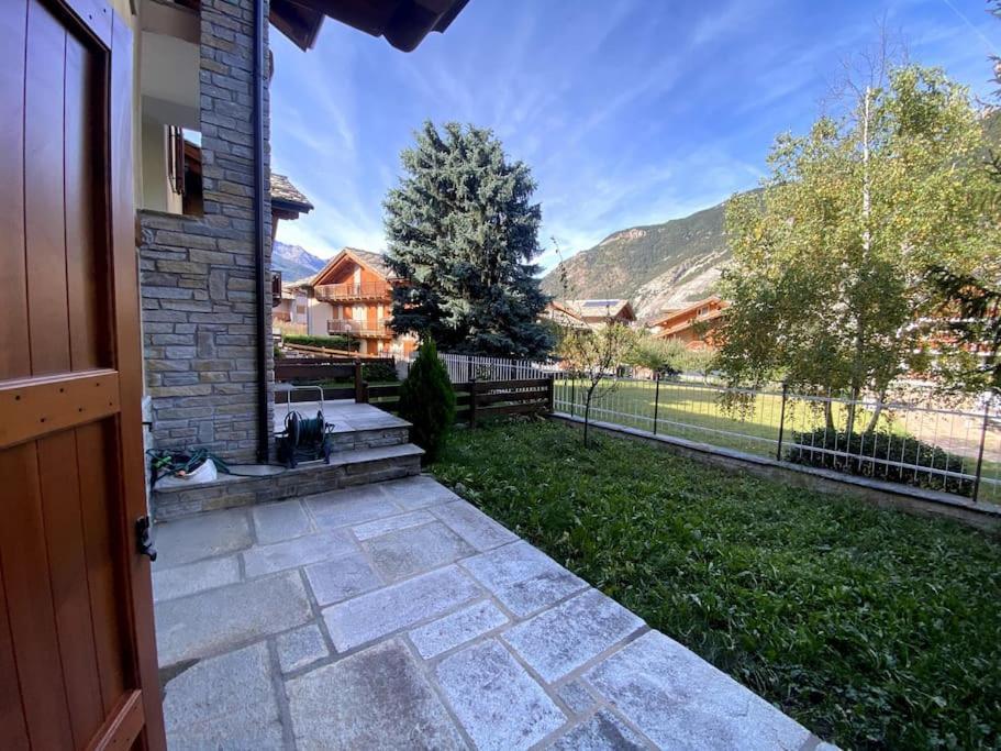 Incantevole Appartamento Con Giardino - Garage Privato E Free Wifi Oulx Exterior photo